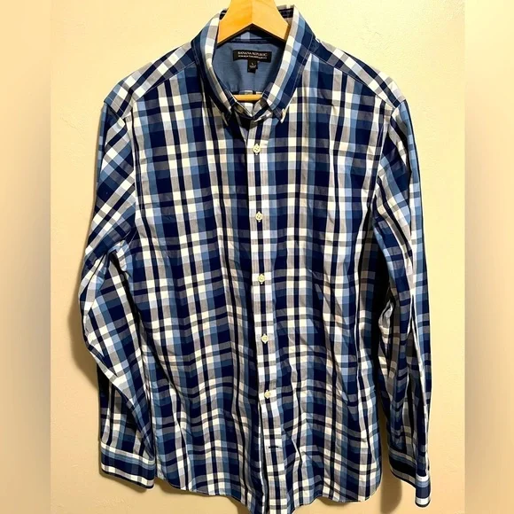 Banana Republic Men's Non Iron Tailored, Slim Fit Button Up Shirt - Picture 1 of 10